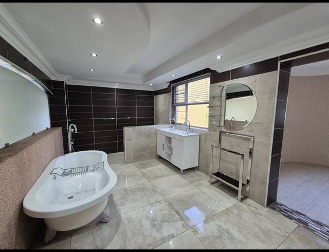 7 BEDROOM HOUSE FOR SALE IN MANTEVREDE